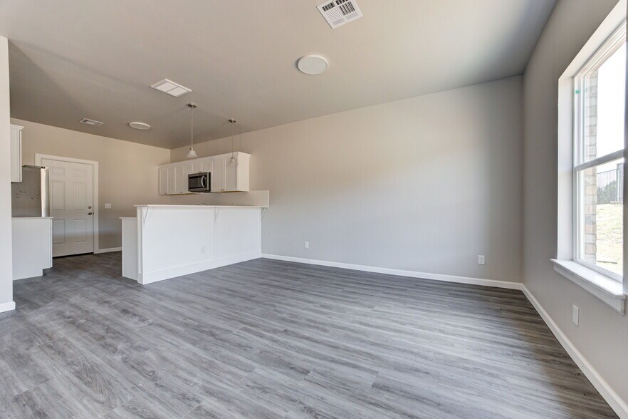 More Photos Of 12001 Rivers Trl, Oklahoma City Specialty For Sale