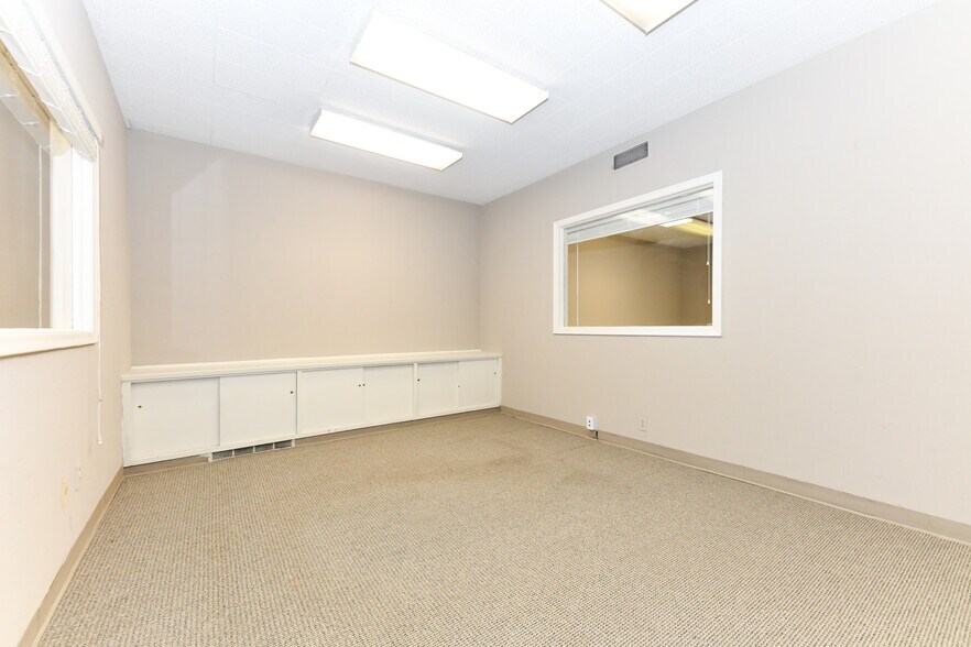 More Photos Of 1834 Banking St, Greensboro Office For Lease