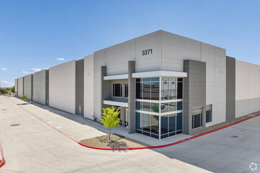 More Photos Of 3210 N Central Expy, McKinney Unknown For Lease