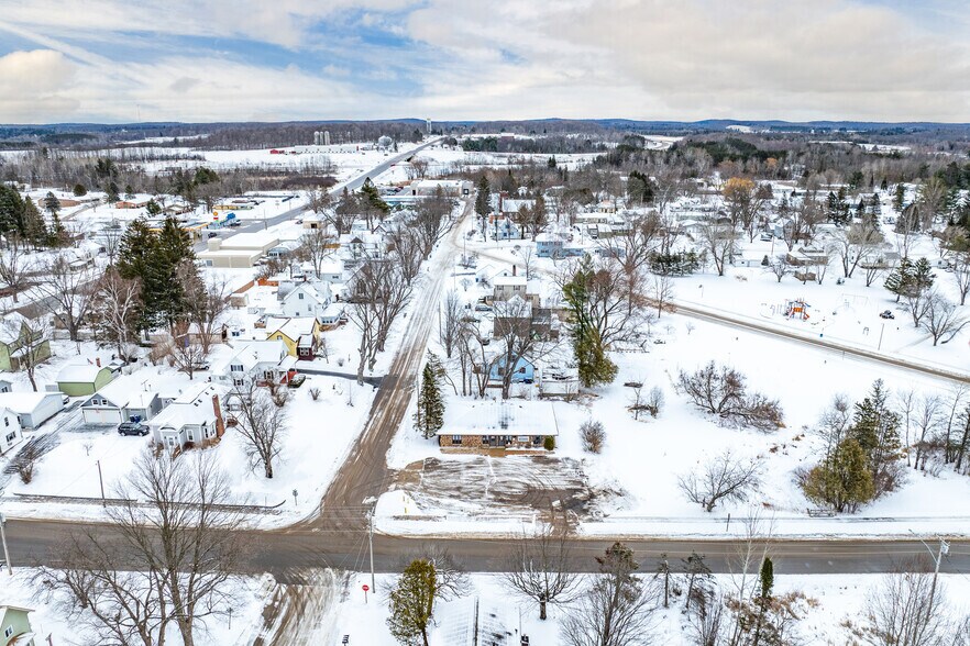 More Photos Of 200 S Cherry St, Wittenberg Medical For Sale
