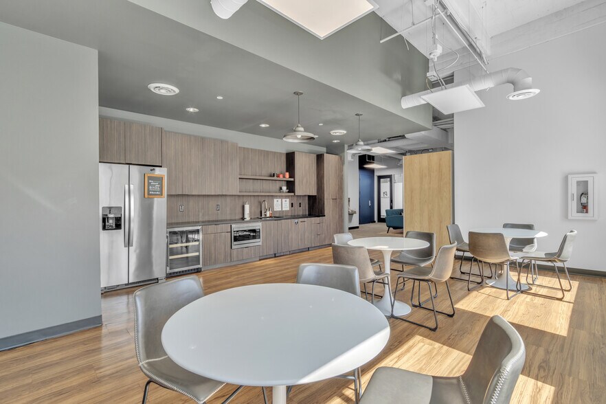More Photos Of 112 N Central Ave, Phoenix Coworking Space