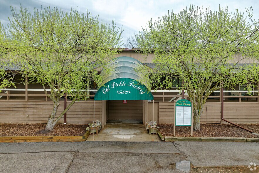 More Photos Of 1 Grove St, Pittsford Office For Lease