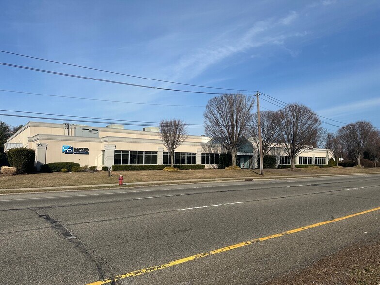 Primary Photo Of 576 Broadhollow Rd, Melville Office For Sale