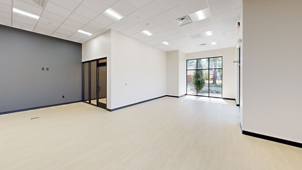 More Photos Of 301 SE G St, Bentonville Coworking Space