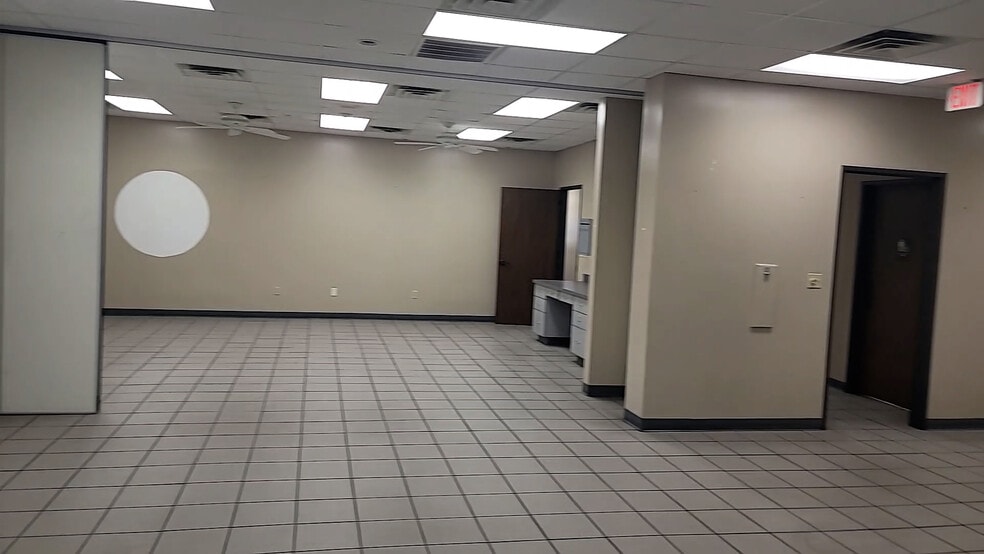 More Photos Of 6404 N Eldridge Pky, Houston Flex For Lease