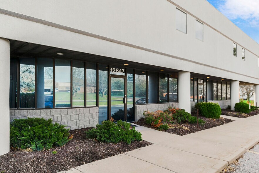 More Photos Of 12635-12651 Hemlock St, Overland Park Showroom For Lease