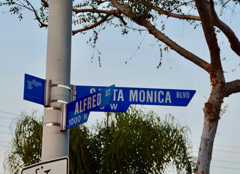 More Photos Of 8460 Santa Monica Blvd, West Hollywood Freestanding For Sale