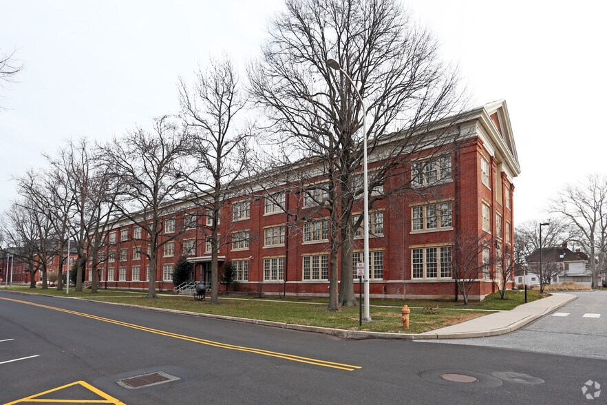 More Photos Of 5101 S Broad St, Philadelphia Office For Lease