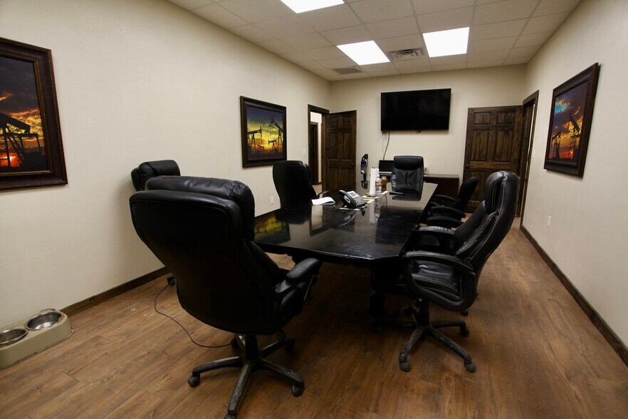 More Photos Of 7401 County 1210 rd, Midland Warehouse For Sale