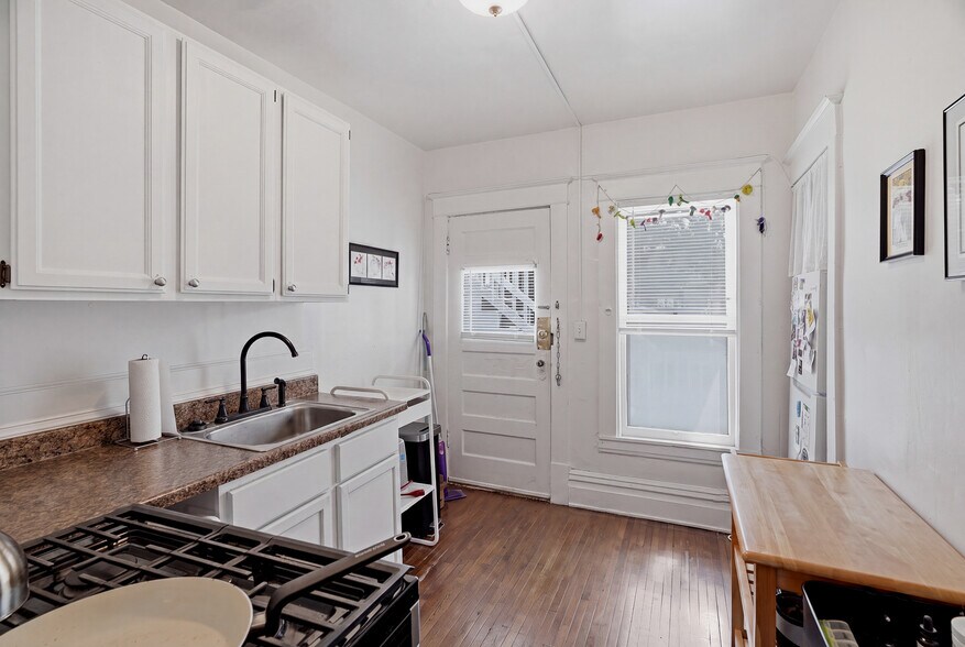 More Photos Of 2641 Lyndale Ave S, Minneapolis Apartments For Sale