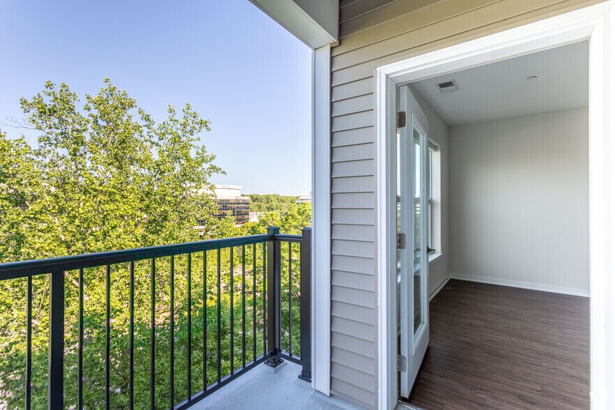 More Photos Of 34 Oakwood Ave, Norwalk Apartments For Lease