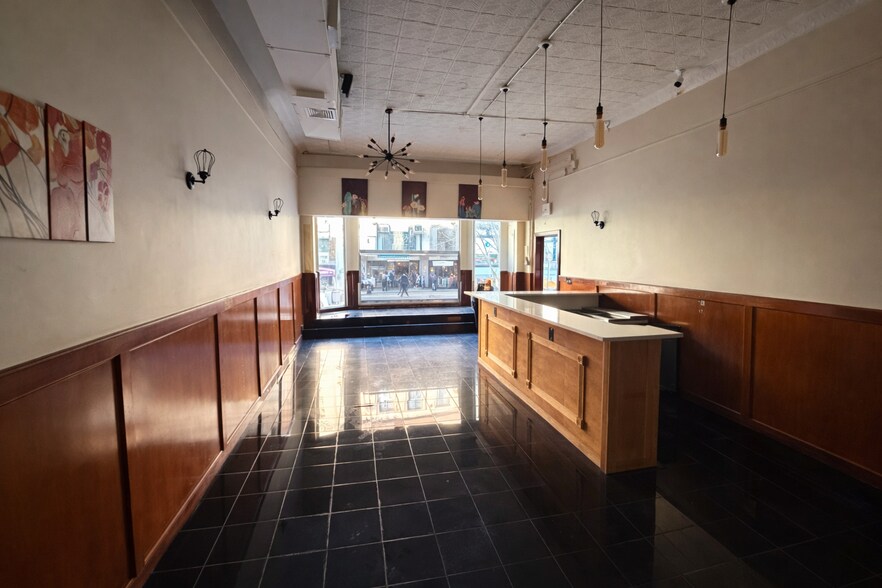 More Photos Of 140 Montague St, Brooklyn General Retail For Lease