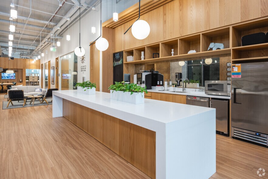 More Photos Of 355 S Main St, Greenville Office For Lease