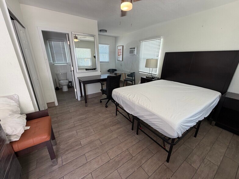 More Photos Of 1466 De Leon St, Clearwater Multifamily For Sale