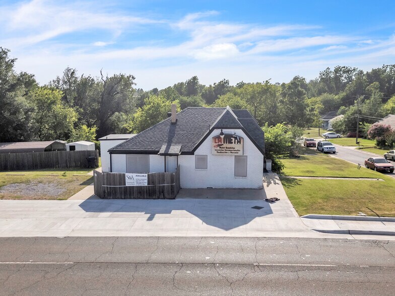 More Photos Of 3700 Trellis Ct, Oklahoma City Office Residential For Sale