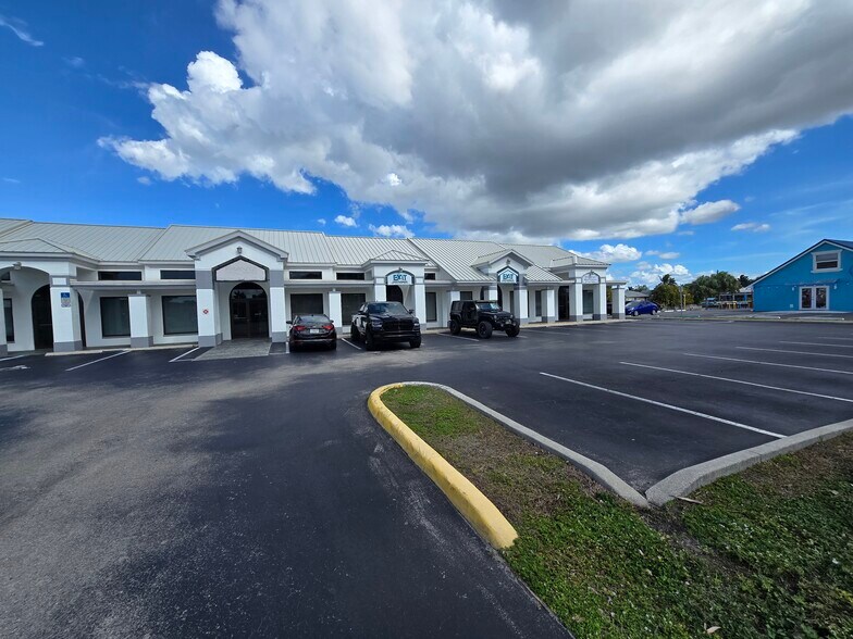 More Photos Of 3515 Del Prado Blvd S, Cape Coral Medical For Lease