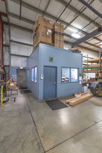 More Photos Of 1000 Sako Ct, Elkhart Warehouse For Lease