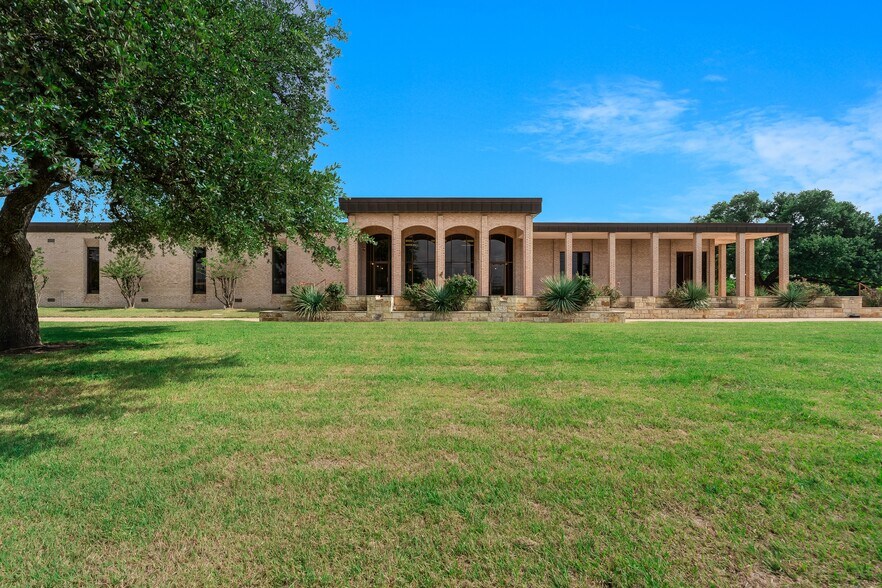 Primary Photo Of 4604 Ben White Blvd E, Austin Office For Lease