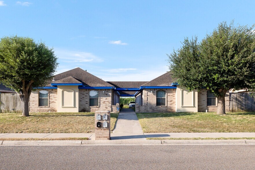 More Photos Of 3115 E Diamondhead Ave, Alton Multifamily For Sale