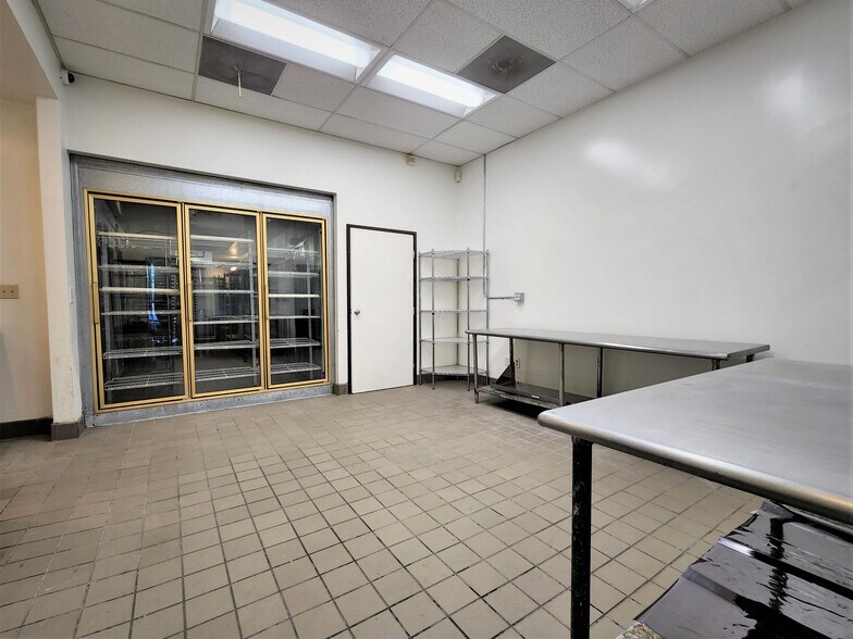 More Photos Of 1066-1070 S Fairfax Ave, Los Angeles Restaurant For Lease