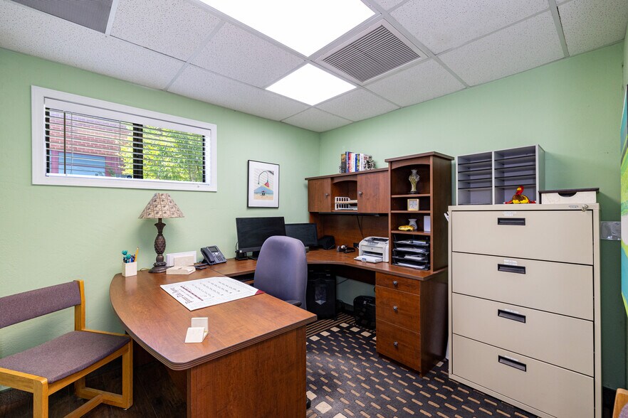 More Photos Of 116 S 1st St, Williams Office For Sale