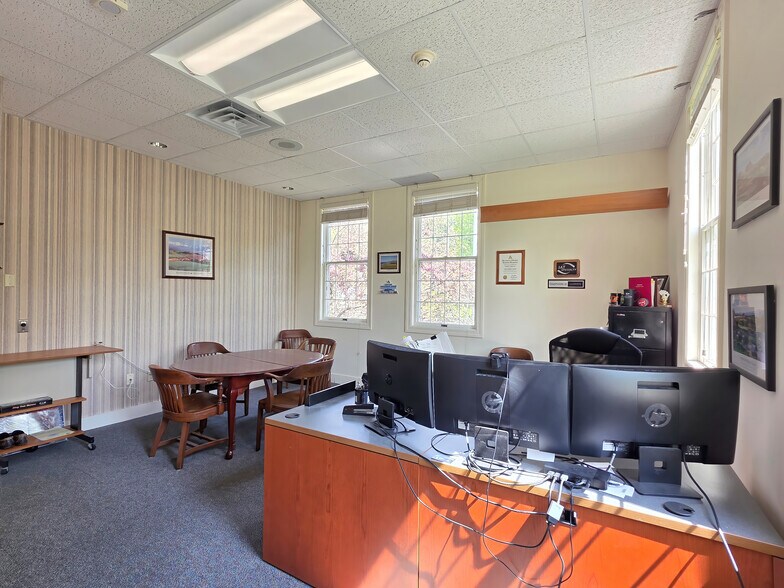 More Photos Of 338 E Montpelier Rd, Barre Town Office For Sale