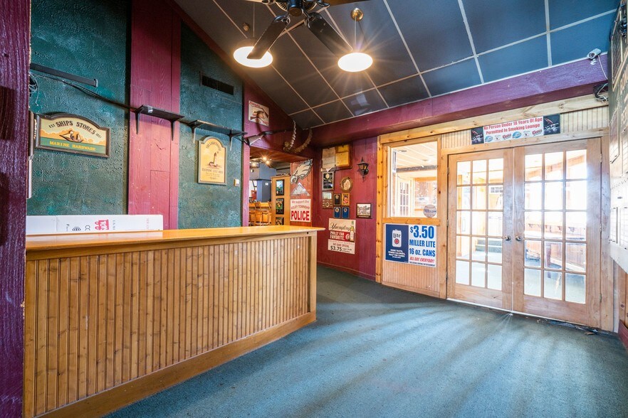 1006 Macdade Blvd, Folsom, PA 19033 Bar For Sale