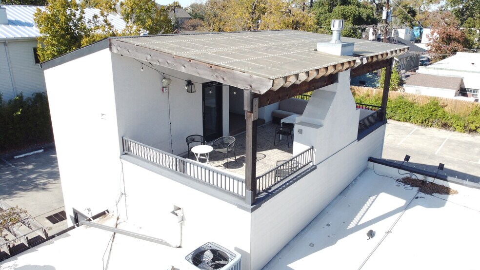 More Photos Of 801 Studewood St, Houston Restaurant For Lease