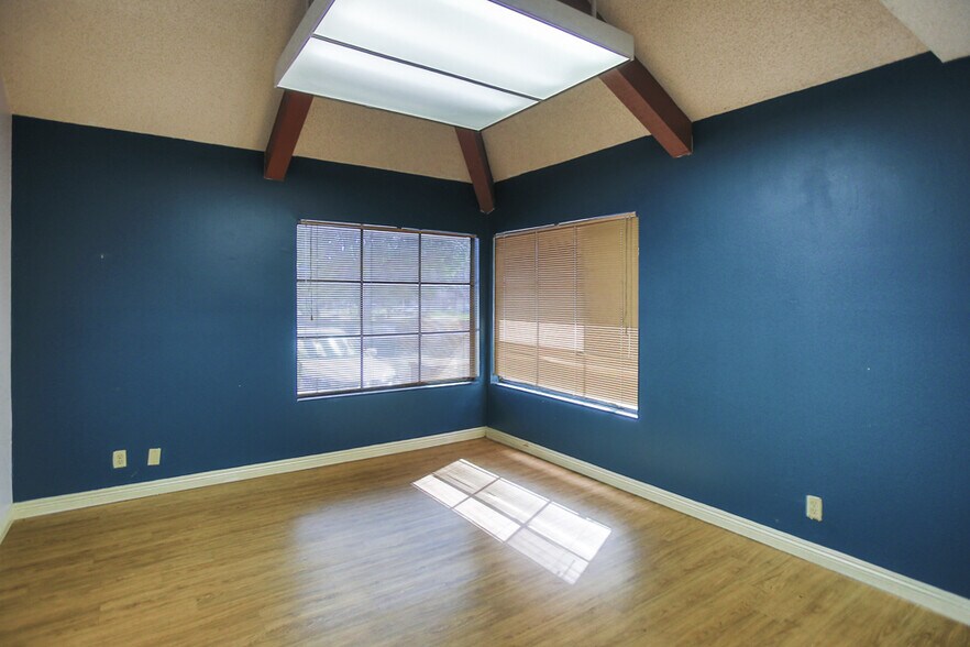 More Photos Of 1810 E 17th St, Santa Ana Medical For Lease