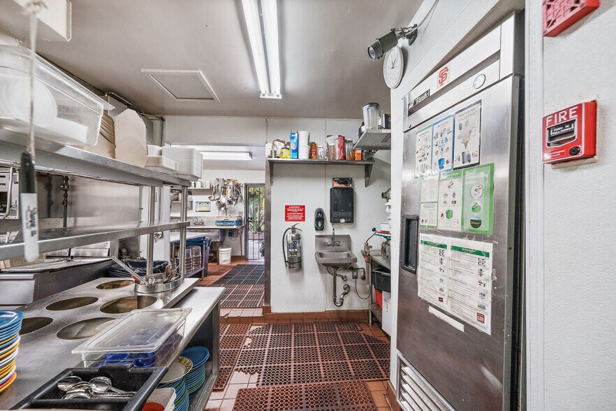 More Photos Of 2009 Bridgeway, Sausalito Restaurant For Lease