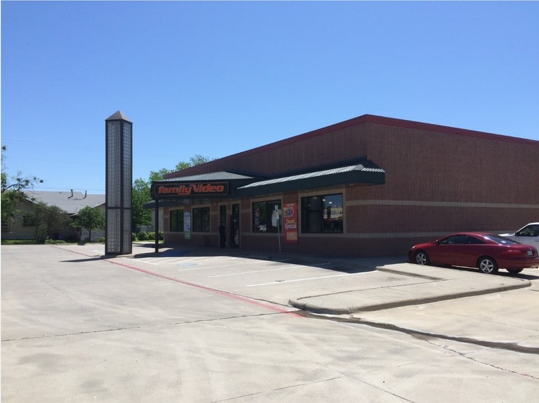 More Photos Of 1407 Live Oak St, Commerce General Retail For Lease