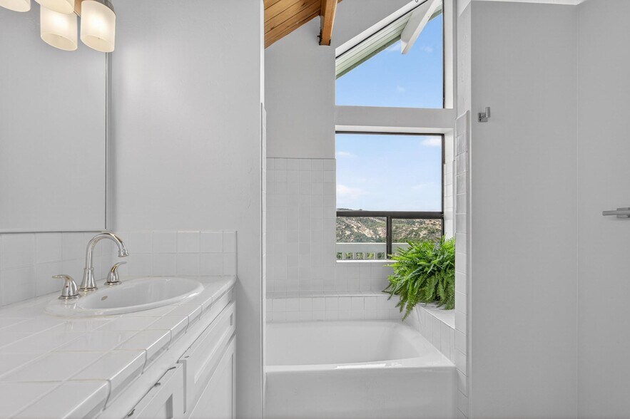 More Photos Of 14621 Woods Valley rd, Valley Center Flex For Sale
