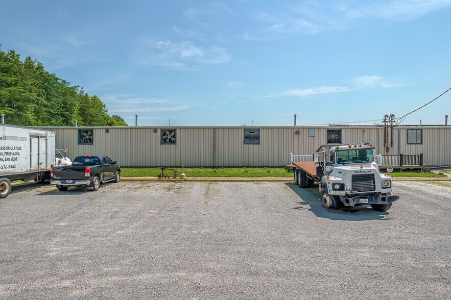 More Photos Of 801 Larry Byrd Rd, Kingston Light Distribution For Sale