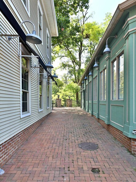 More Photos Of 57 Mill St, Columbus Storefront For Sale