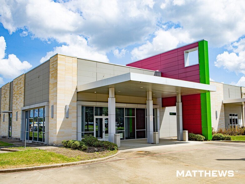 Primary Photo Of 101 S John Redditt Dr, Lufkin Medical For Sale