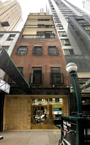 More Photos Of 96 Greenwich St, New York Office For Sale