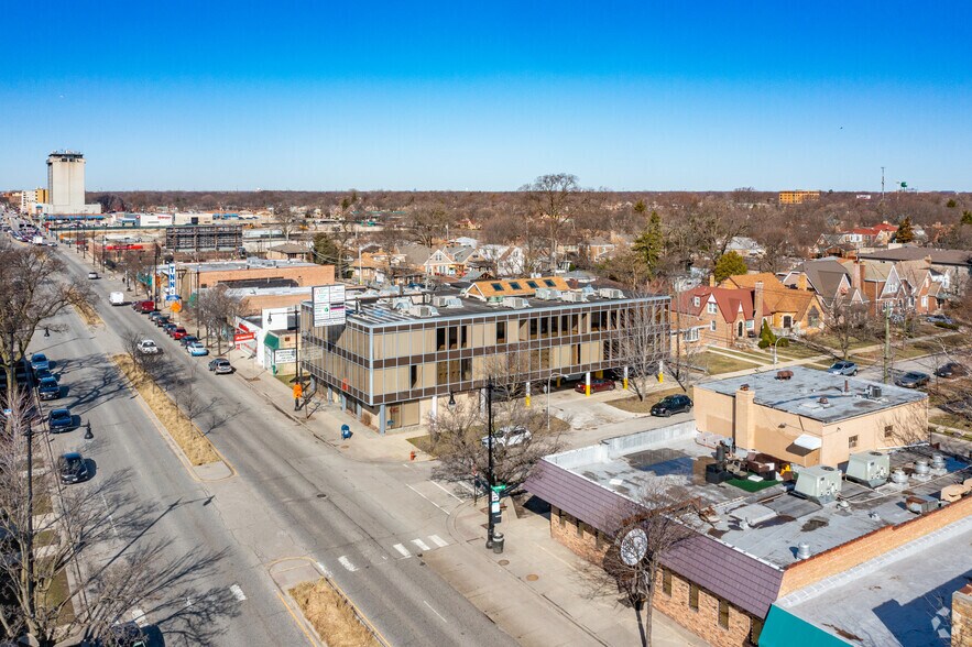 More Photos Of 7000 W North Ave, Chicago Medical For Lease