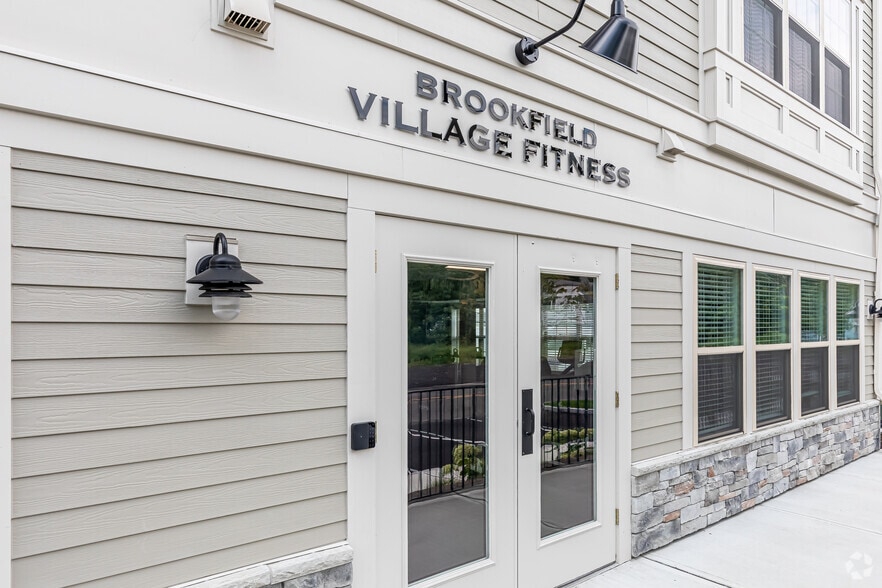 More Photos Of 800 Federal Rd, Brookfield Apartments For Lease