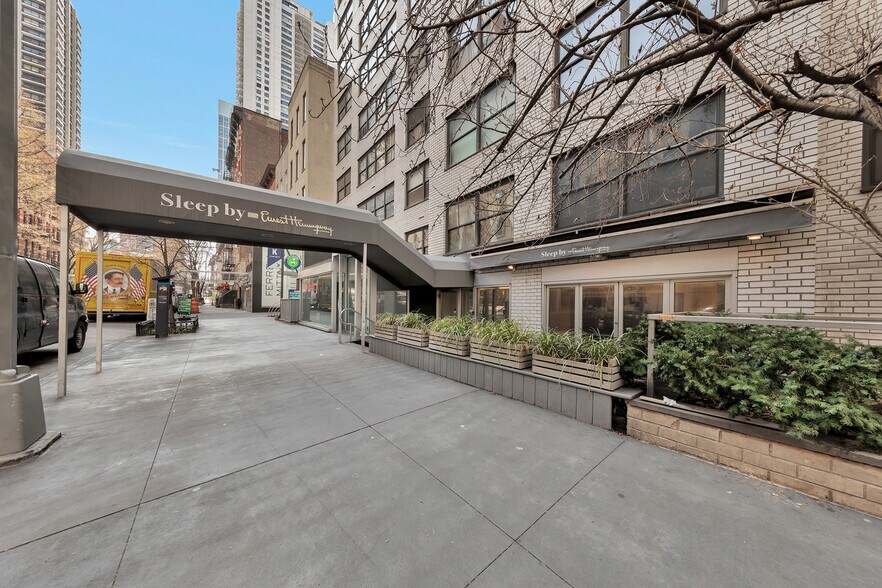 More Photos Of 222 E 58th St, New York Apartments For Lease