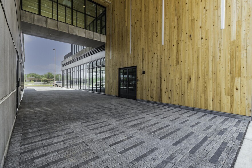 More Photos Of 202 E Emma Ave, Springdale Apartments For Lease