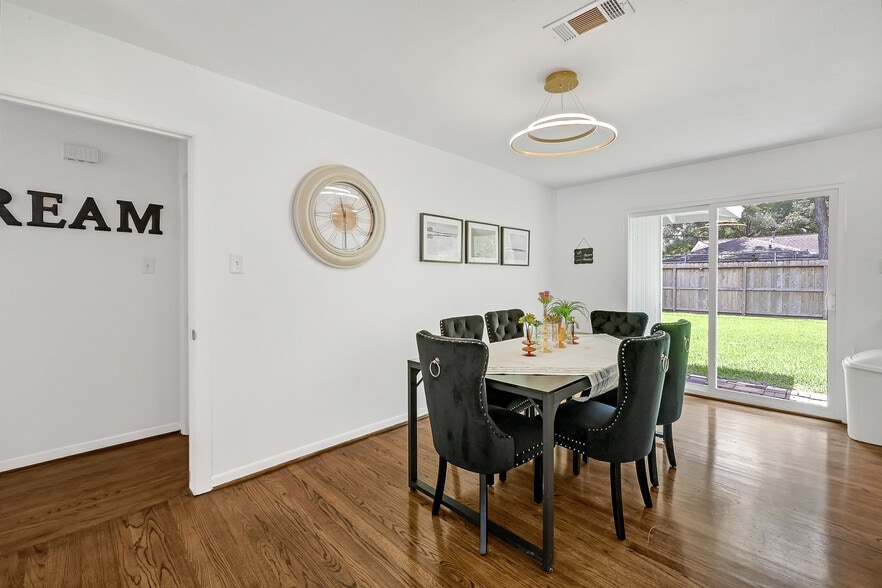 More Photos Of 5415 Carew St, Houston Specialty For Sale