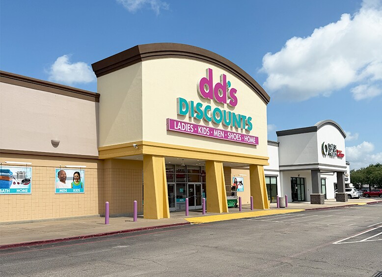 More Photos Of 6700-6890 S Hwy 6, Houston Unknown For Lease