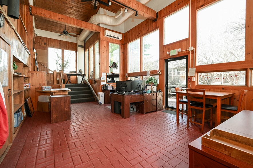 More Photos Of 1934 Lakeshore Rd, Gilford Office For Sale
