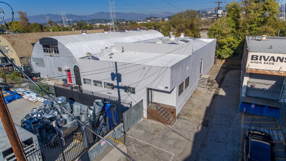 More Photos Of 2431 Eads St, Los Angeles Warehouse For Lease