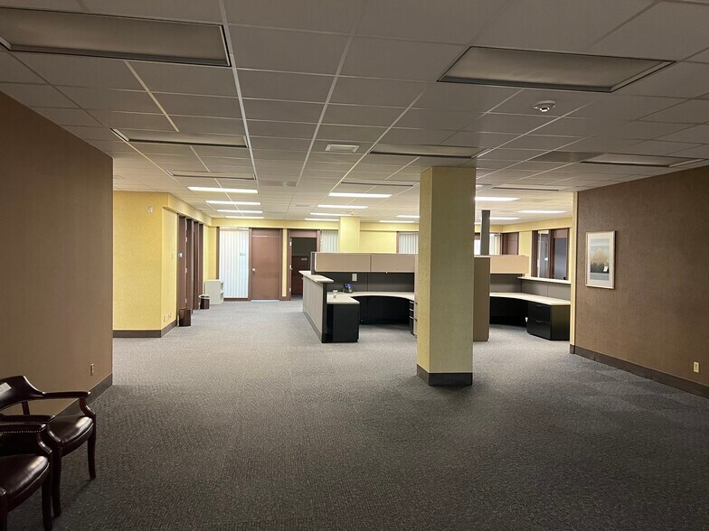 More Photos Of 3400 Avenue H, Rosenberg Office For Sale