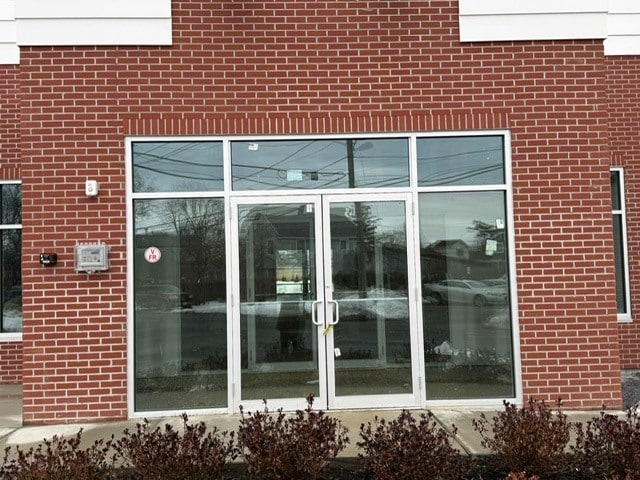 More Photos Of 227 4th Ave, Bay Shore General Retail For Lease