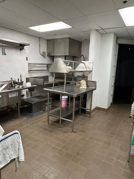 More Photos Of 319 E 2nd St, Los Angeles General Retail For Lease