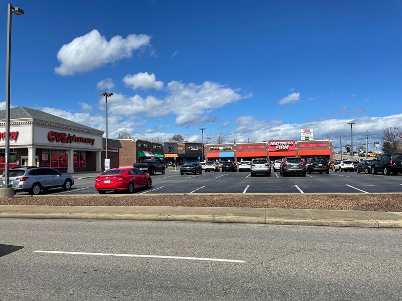 More Photos Of 2111 N Roan St, Johnson City Freestanding For Lease