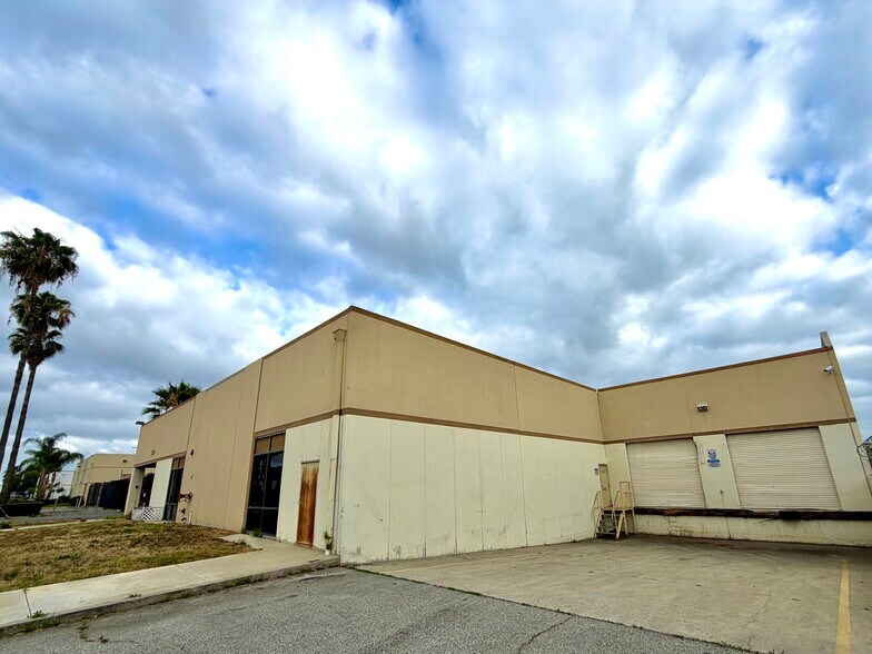 More Photos Of 2925 Seaboard Ln, Long Beach Warehouse For Sale