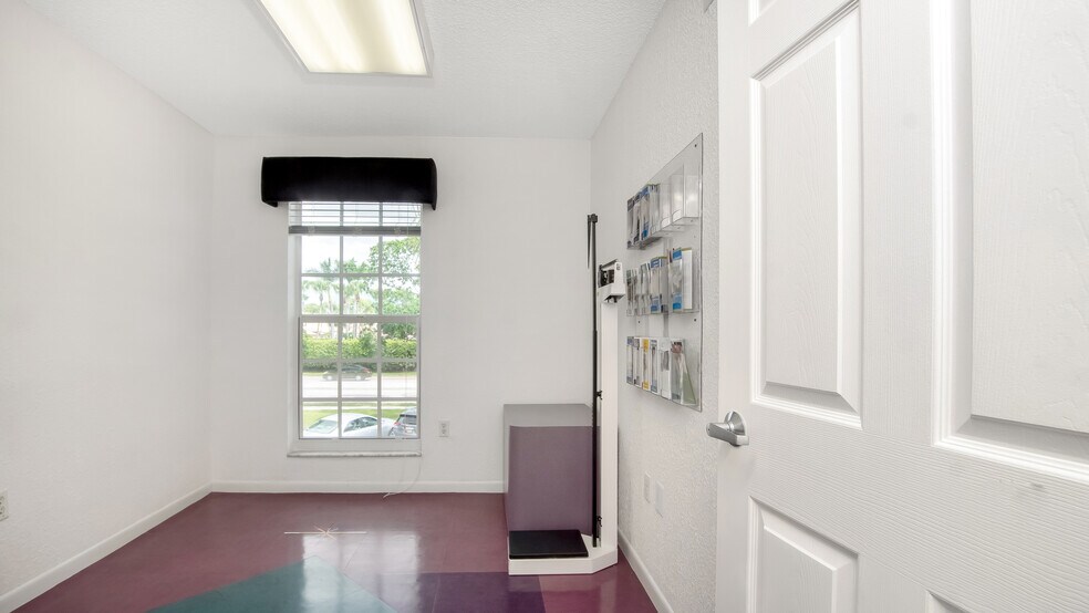 More Photos Of 7777 N University Dr, Tamarac Medical For Sale